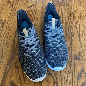 Nike air max. Never worn. Size 8.5 W.